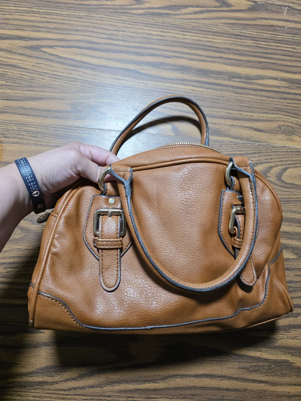 Liz Claiborne stylish tan